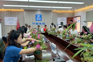 中东媒体：马宁成亚洲杯决赛历史上，首个单场3次判罚点球的主裁